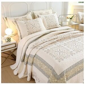 Home Classics Full Quilted Bed Cover Cream Blue Floral Embroidered 96x110 Cotton